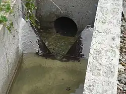  Canal Venturi : col d’étranglement monté dans un canal préexistant (sonde ultrason non visible sur l'image)