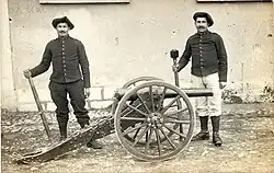 Un canon de montagne de 80mm.