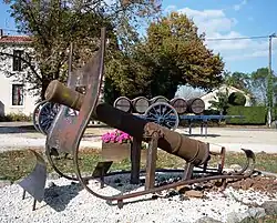 Canon de marine XVIIIe&nbsp;siècle. Place d'Étouars.