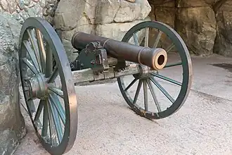 Canon obusier de 12 à Disneyland Paris.