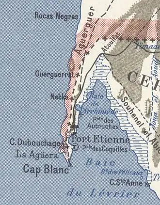 Carte de 1958 du cap Blanc, aujourd'hui ras Nwaddhibu ou râs Nouâdhibou : au nord et à l'ouest le Sahara occidental de jure, le Maroc de facto ; au sud et à l'est la Mauritanie.