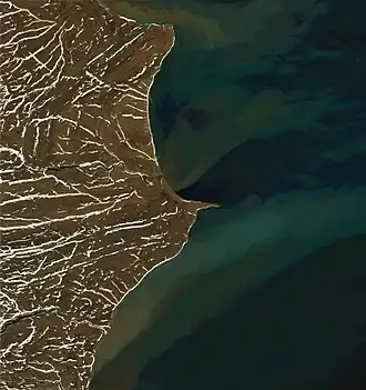 Vue satellite du cap Flissingski (au centre du cliché) (juillet 2017)
