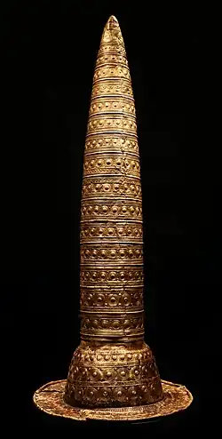 Cône rituel en or de Berlin. Allemagne du Sud. Vers 1000 av. notre ère. Âge du bronze.