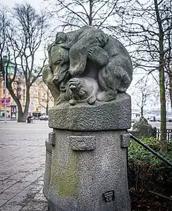 Ours jouant de Carl Milles.