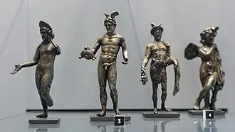 Divinités en bronze coulé.