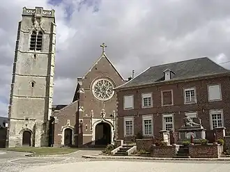Carnières : l'église et la mairie
