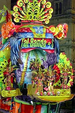 Char Tal-Banda dans l'arena pendant le carnaval 2006.