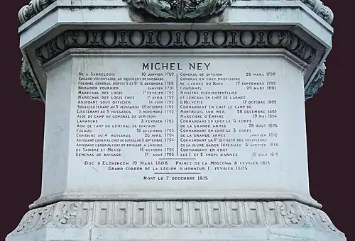 États de service de Michel Ney sur le socle de la statue parisienne.
