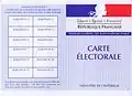 Sur une carte d'électeur, avec des proportions différentes et le slogan « Voter est un droit, c'est aussi un devoir civique ».