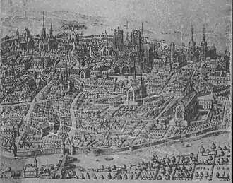 L'église du couvent à droite de la cathédrale.