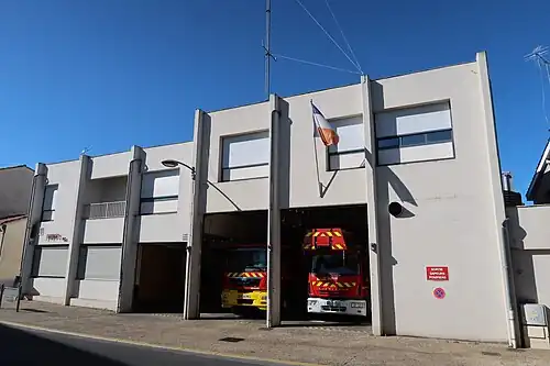 Caserne de pompiers.