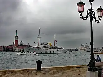 illustration de MY Shemara