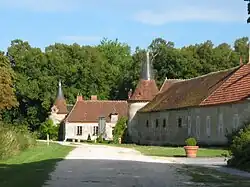 Château de Castelnau, côté gauche, Brouillamnon, commune de Plou.