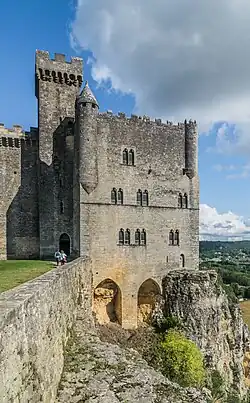 Extension du XIVe&nbsp;siècle.