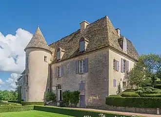 Le château de Marqueyssac vu des jardins.