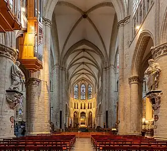 La nef de la cathédrale. Décembre 2021.