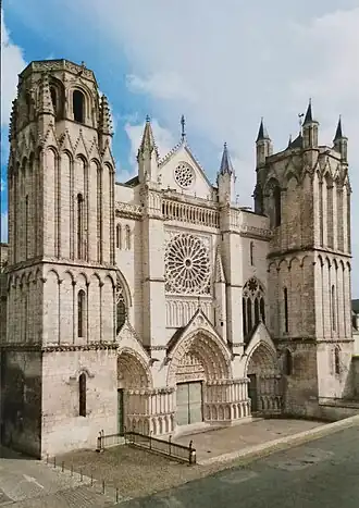 Cathédrale Saint-Pierre de Poitiers, façade occidentale
