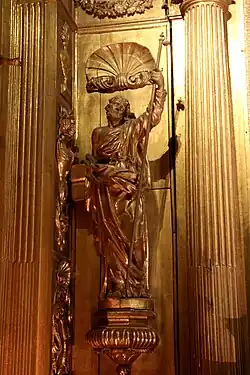 Statue de saint Véran représenté en pèlerin.