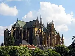 Cathédrale Saint-Étienne, Metz, gothique rayonnant (depuis 1240) avec plusieurs altérations du XIXe&nbsp;siècle.