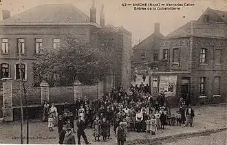 Verrerie Caton sortie d'Usine Boulevard Paul-Vaillant Couturier côté Auberchicourt