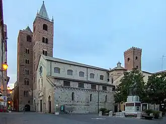 La cathédrale d'Albenga.