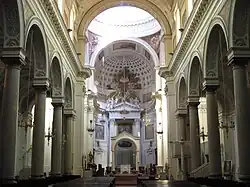 L'intérieur d'une cathédrale