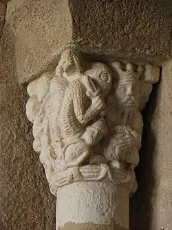 Portail nord de l'abbatiale : chapiteau représentant le massacre des Innocents.