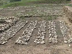 Soubassement de maison à plan « en grille » (« Grill Plan »), Çayönü.