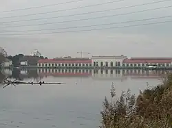 Photographie montrant la centrale de Cusset vue depuis Vaulx-en-Velin