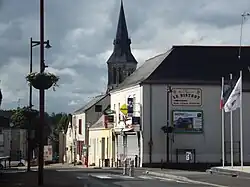Le centre-bourg, un dimanche.