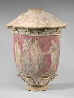 Mariée et servantes. Vase funéraire. Centuripe IIIe – IIe&nbsp;siècle. H. 39 cm. Décor polychrome peint après cuisson. Met