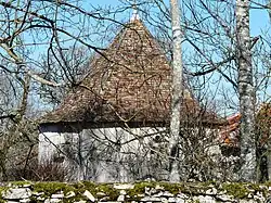 Pigeonnier du manoir.