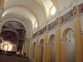 Chapelles côté droit.