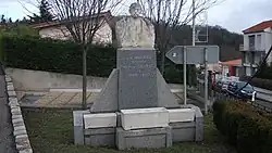 Monument en hommage à un ancien maire