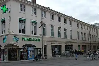 Côté de la place du No&nbsp;18. au 22.