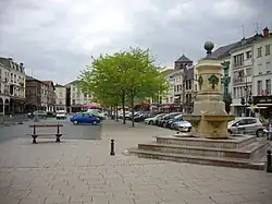 Une copie du modèle original à Châlons-en-Champagne.