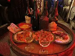 Ancienne bouteille de vin jaune Château-chalon (AOC) en cave