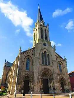 l'église Saint-Jean-Baptiste.