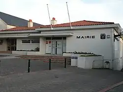 La mairie.