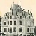 Le château de l'Anjouère à la Pouëze, façade sud, en 1910.