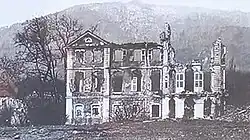 Le château d'Ollwiller détruit en contrebas de la colline du Vieil-Armand en 1916
