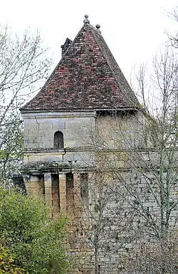 Pavillon du château de Berbiguières.