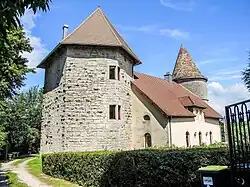 La tour à cinq pans.