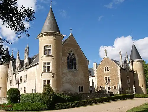 Le château de Bourbilly.