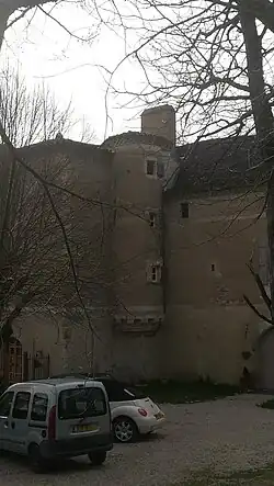 L'échauguette donnant sur le portail d'entrée