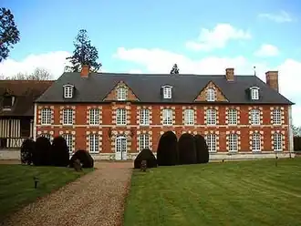 Vue du château côté cour.