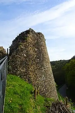 Tour de la façade ouest.