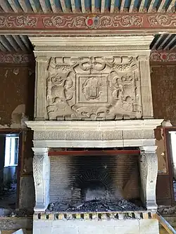 Salon principal - cheminée