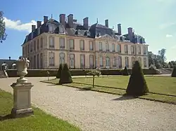 Façade nord du château.