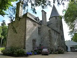 Le château de Lesmaës : vue extérieure d'ensemble.